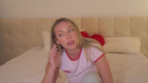 Lorry small boobs and Maya big boobs  friends with benefits online show from February 18, 9:58 pm