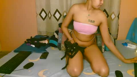 Snapshot of sexy_bluegirl chatting on September 14, 3:20 am sexy_bluegirl online show from September 14, 3:20 am