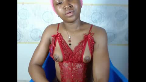 Snapshot of sexy_bluey247 chatting on September 23, 8:48 pm sexy_bluey247 online show from September 23, 8:48 pm
