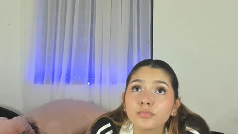 Snapshot of sexy_couple_xx1 chatting on September 29, 4:00 am sexy_couple_xx1 online show from September 29, 4:00 am