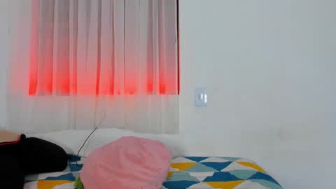 Snapshot of sexy_couple_xx1 chatting on October 13, 4:03 am sexy_couple_xx1 online show from October 13, 4:03 am