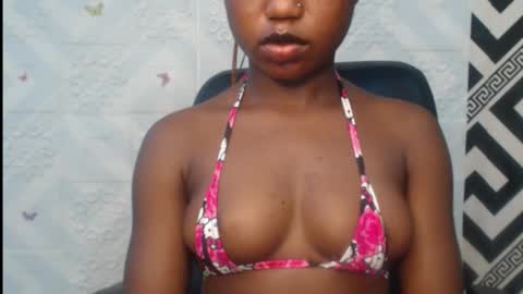 Snapshot of sexy_floral chatting on October 4, 10:40 pm Angela online show from October 4, 10:40 pm