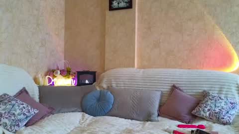 Leslie online show from April 28, 10:30 am
