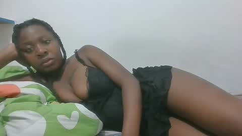 Snapshot of sexy_letisha chatting on October 19, 2:49 am sexy_letisha online show from October 19, 2:49 am