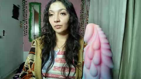 sexy lolas online show from December 20, 6:31 am