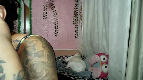 sexy lolas online show from October 8, 1:35 am