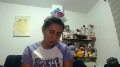 Snapshot of sexy_mary_69 chatting on October 2, 3:27 am Mary online show from October 2, 3:27 am
