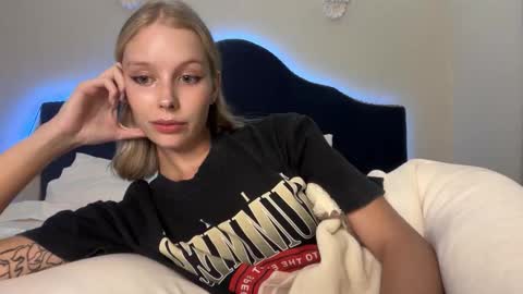 Ellie Mia online show from February 6, 4:43 pm