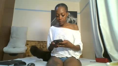 SEXY MOMAH online show from January 17, 9:19 am