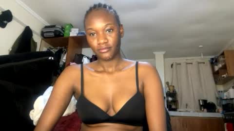 Nyla online show from August 5, 9:23 pm