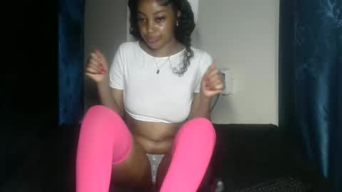 sexy pigeon online show from March 29, 6:20 pm