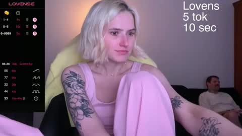 Snapshot of sexy_sweets chatting on September 23, 8:26 pm Sexy-Sweets online show from September 23, 8:26 pm