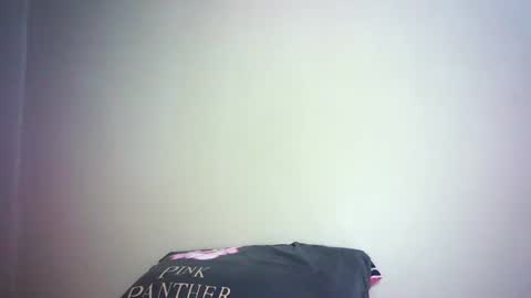 leila online show from December 15, 6:59 pm