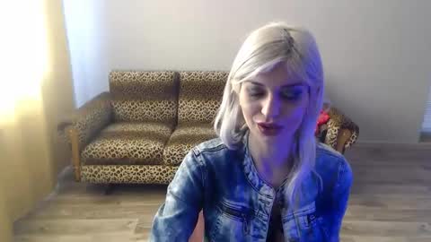 Snapshot of sexybeatriice chatting on February 22, 7:34 am sexybeatriice online show from February 22, 7:34 am