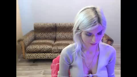 Snapshot of sexybeatriice chatting on October 5, 6:22 am sexybeatriice online show from October 5, 6:22 am