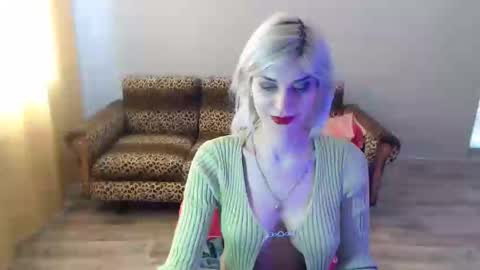Snapshot of sexybeatriice chatting on March 3, 1:34 pm sexybeatriice online show from March 3, 1:34 pm