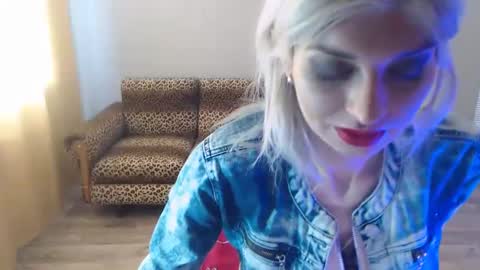 Snapshot of sexybeatriice chatting on February 13, 7:03 am sexybeatriice online show from February 13, 7:03 am