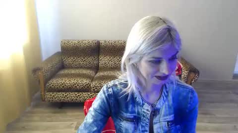 Snapshot of sexybeatriice chatting on February 25, 7:20 am sexybeatriice online show from February 25, 7:20 am