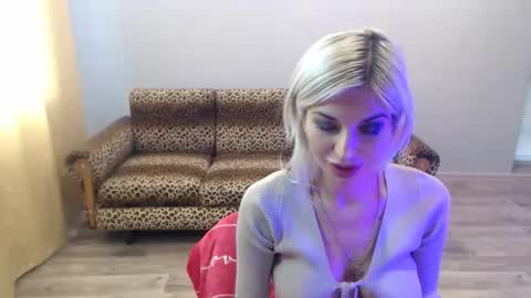 Snapshot of sexybeatriice chatting on October 11, 8:52 am sexybeatriice online show from October 11, 8:52 am