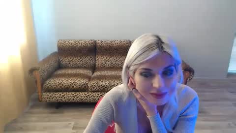 Snapshot of sexybeatriice chatting on October 3, 7:38 am sexybeatriice online show from October 3, 7:38 am