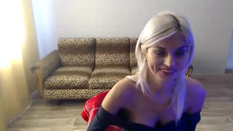 Snapshot of sexybeatriice chatting on September 24, 7:04 am sexybeatriice online show from September 24, 7:04 am