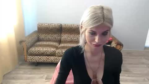 sexybeatriice online show from November 4, 7:10 am