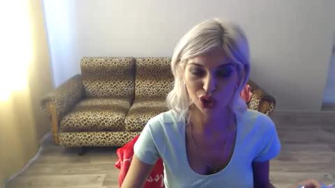 Snapshot of sexybeatriice chatting on September 13, 7:22 am sexybeatriice online show from September 13, 7:22 am