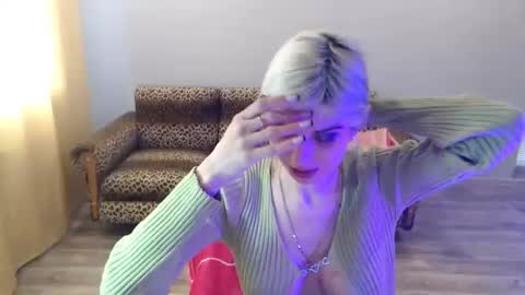 Snapshot of sexybeatriice chatting on March 11, 7:03 am sexybeatriice online show from March 11, 7:03 am