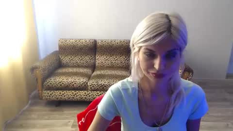 Snapshot of sexybeatriice chatting on September 16, 6:27 am sexybeatriice online show from September 16, 6:27 am