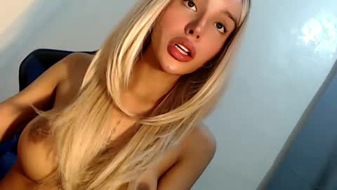 Snapshot of sexybite1 chatting on February 26, 10:38 am Seraphina Blaze online show from February 26, 10:38 am