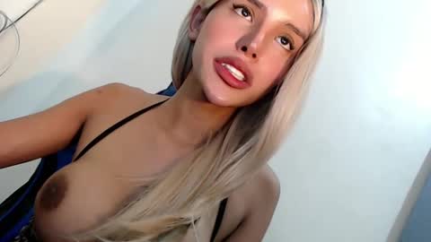 Snapshot of sexybite1 chatting on February 15, 8:44 am Seraphina Blaze online show from February 15, 8:44 am