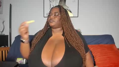 Snapshot of sexyblackhugetits chatting on February 12, 11:41 pm sexyblackhugetits online show from February 12, 11:41 pm