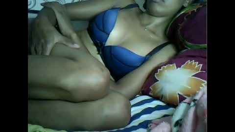 Snapshot of sexylarra12 chatting on December 31, 7:53 am sexylarra12 online show from December 31, 7:53 am