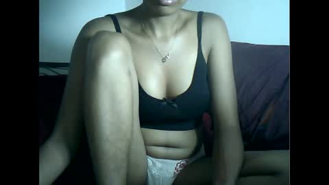 Snapshot of sexylarra12 chatting on February 22, 3:47 pm sexylarra12 online show from February 22, 3:47 pm