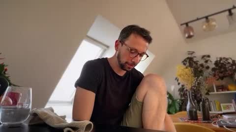 Leo online show from June 19, 1:28 pm
