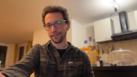 Leo online show from November 18, 4:43 pm