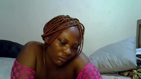 Snapshot of sexylinaa_ chatting on February 25, 10:31 pm Sexylina online show from February 25, 10:31 pm
