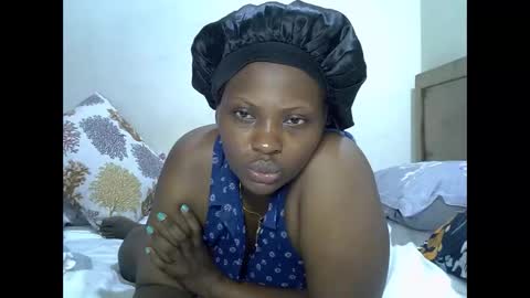 Snapshot of sexylinaa_ chatting on October 19, 4:17 am Sexylina online show from October 19, 4:17 am
