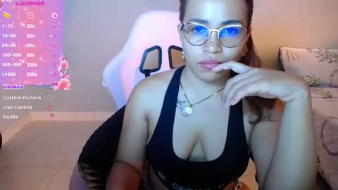 Snapshot of sexyloba_ chatting on October 20, 3:33 am sexyloba independent model online show from October 20, 3:33 am