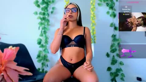 sexymandycute online show from January 7, 4:23 pm