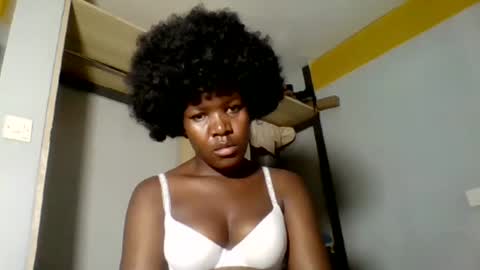 Snapshot of sexymelanin001 chatting on October 4, 7:00 pm sexymelanin001 online show from October 4, 7:00 pm