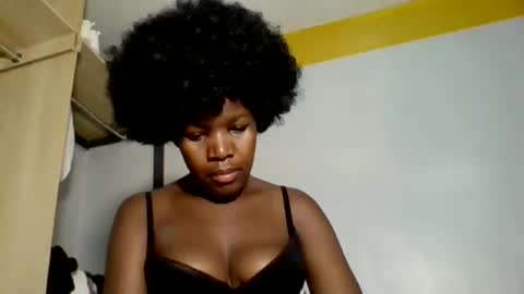 Snapshot of sexymelanin001 chatting on October 9, 1:44 am sexymelanin001 online show from October 9, 1:44 am