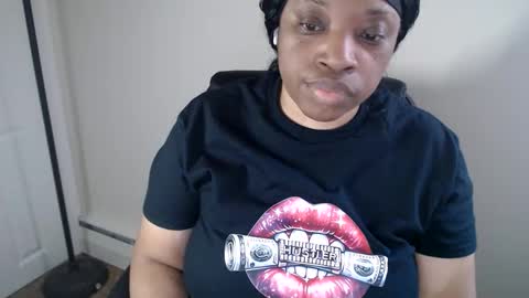 SexyMona online show from February 12, 8:01 pm