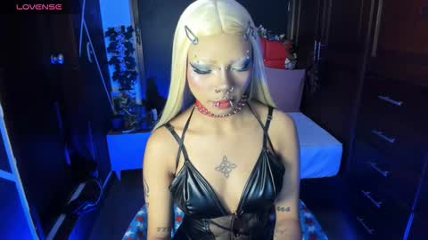 N A F online show from January 9, 8:03 pm