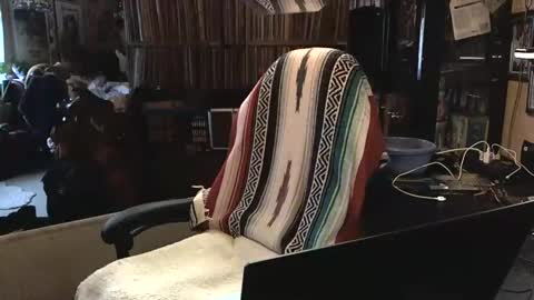 Grizz Lee Bear online show from January 28, 1:38 pm