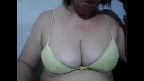 Snapshot of sexyoldwet chatting on December 2, 12:45 am AnneSofia online show from December 2, 12:45 am