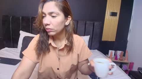 Snapshot of sexyrachel_ chatting on October 4, 12:03 pm R A C H E L online show from October 4, 12:03 pm