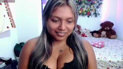 sexyvaldiry online show from February 8, 12:49 am