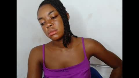 sexyxmilfx online show from March 19, 10:36 pm