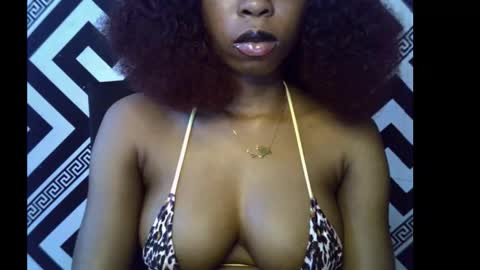 Snapshot of sezy_petite chatting on September 30, 1:54 pm Wealth online show from September 30, 1:54 pm